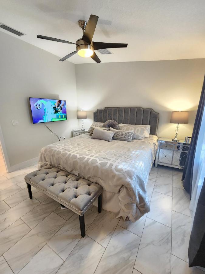 The Villa Orlando@College Park. Sleeps16 المظهر الخارجي الصورة