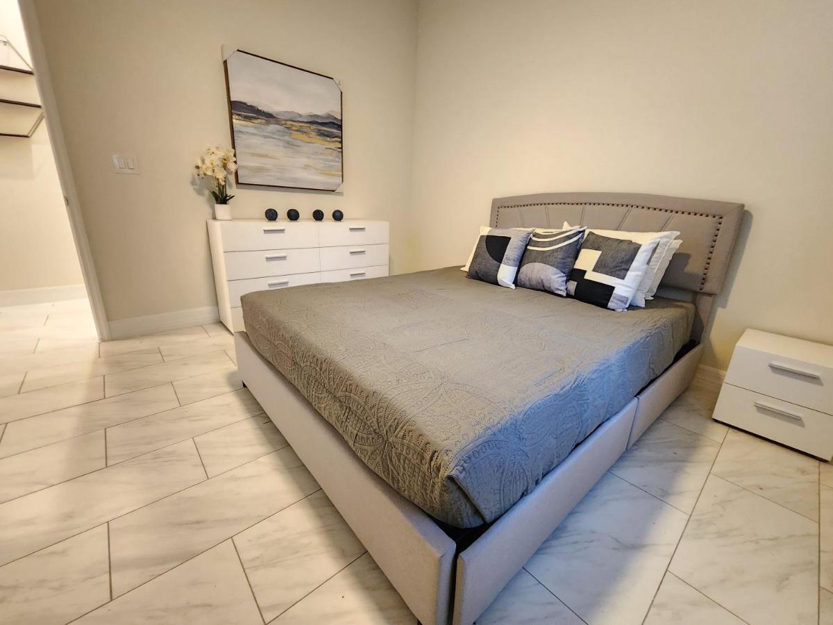 The Villa Orlando@College Park. Sleeps16 المظهر الخارجي الصورة