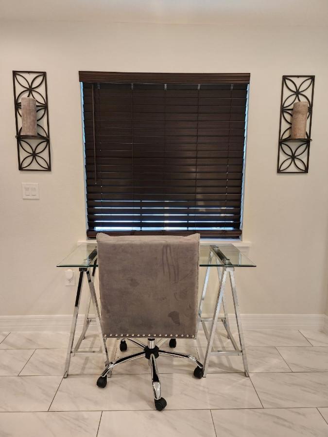 The Villa Orlando@College Park. Sleeps16 المظهر الخارجي الصورة