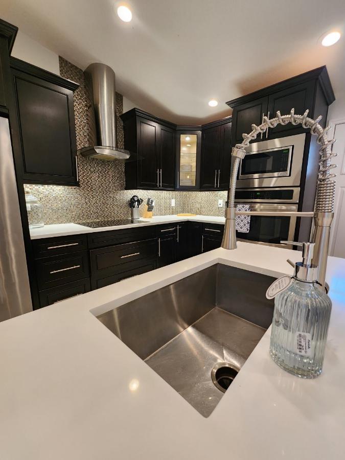 The Villa Orlando@College Park. Sleeps16 المظهر الخارجي الصورة