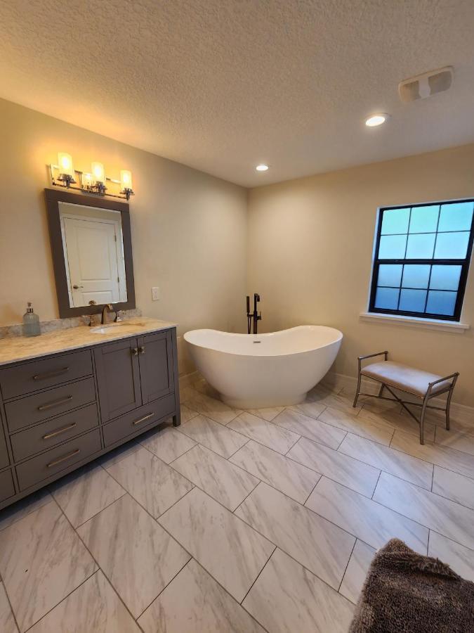 The Villa Orlando@College Park. Sleeps16 المظهر الخارجي الصورة