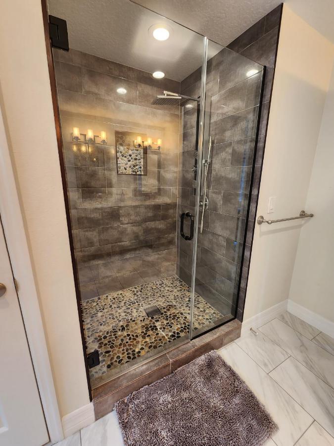 The Villa Orlando@College Park. Sleeps16 المظهر الخارجي الصورة