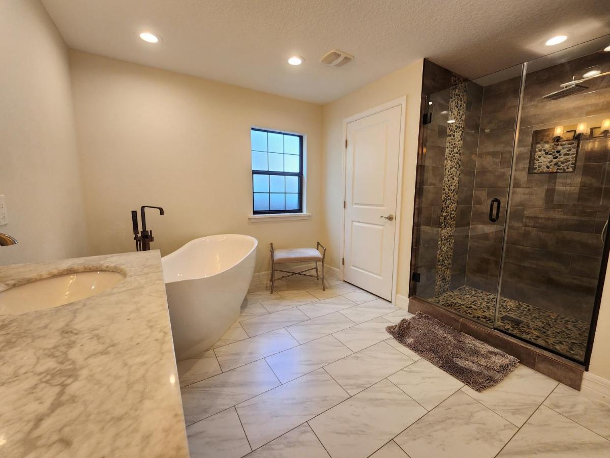 The Villa Orlando@College Park. Sleeps16 المظهر الخارجي الصورة